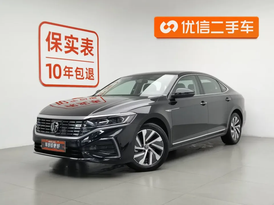 Volkswagen Passat PHEV Passat PHEV 2022 430PHEV Hybrid Luxury Edition 2024 — photo 1, buy with delivery to Moscow