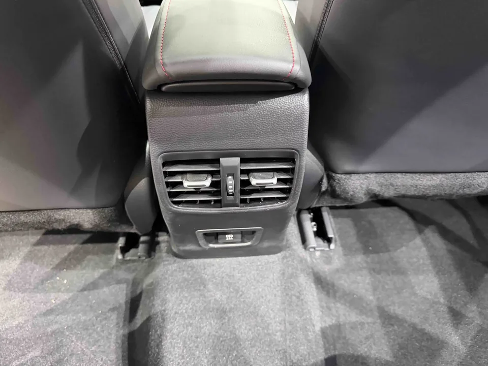 Toyota Levin Lei Ling 2022 185T CVT Sports Edition 2022 — миниатюра 3