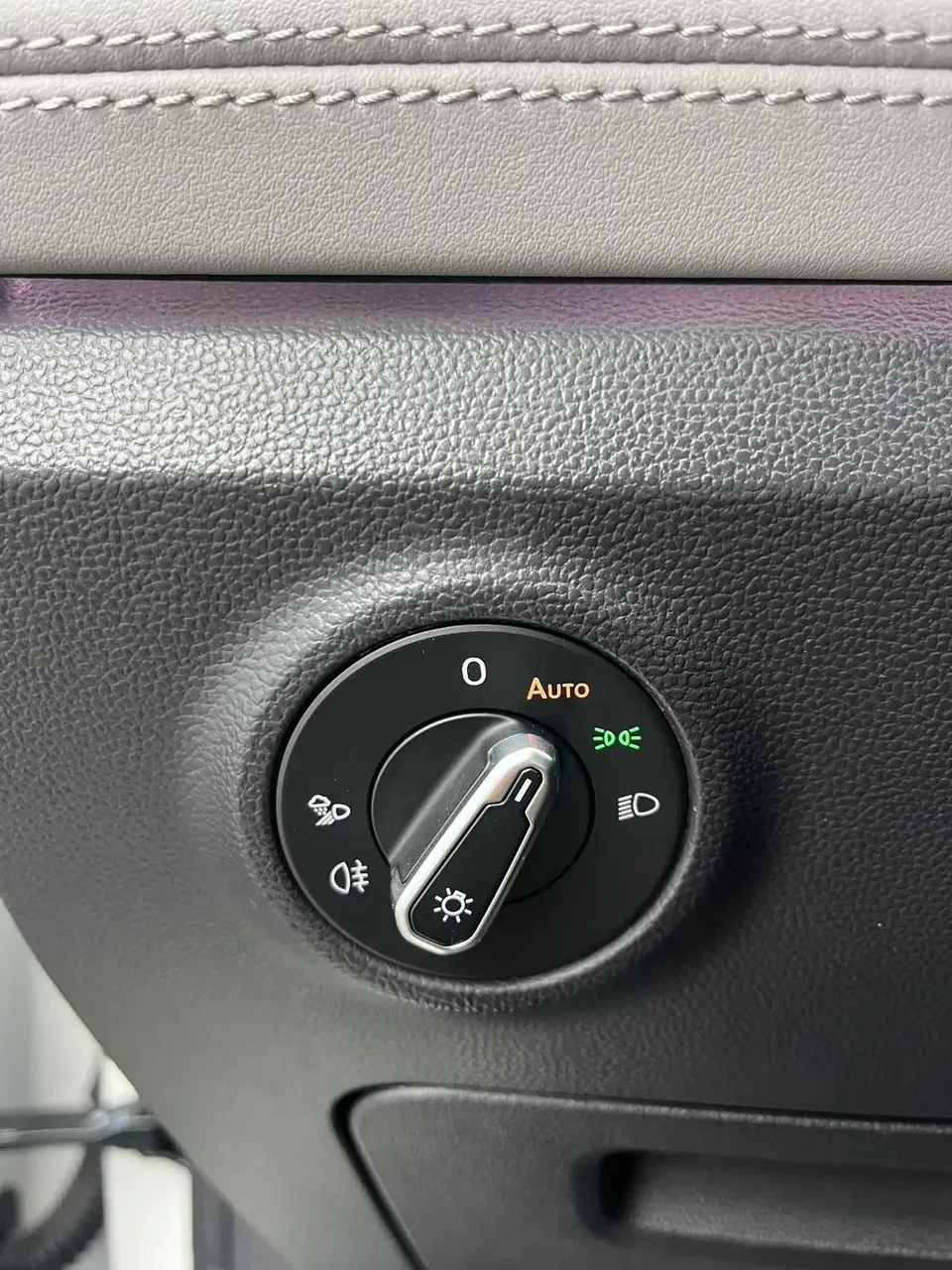 Volkswagen Tayron Tanyue 2023 280TSI 2WD Luxury Plus Advanced Edition 2023 — thumbnail 3