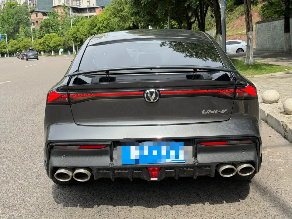 Changan UNI-V Changan UNI-V 2023 1.5T Sports Edition 2023 — миниатюра 2