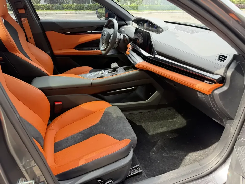 Changan UNI-V Changan UNI-V 2023 1.5T Sports Edition 2023 — миниатюра 3