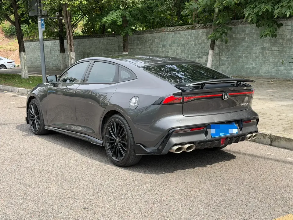 Changan UNI-V Changan UNI-V 2023 1.5T Sports Edition 2023 — thumbnail 4