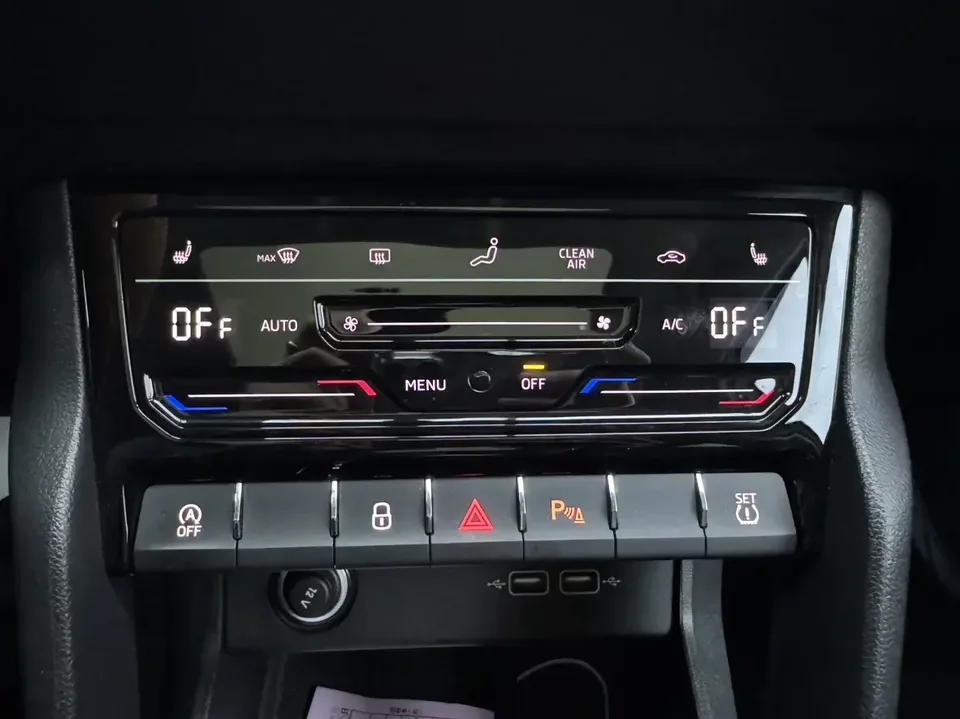 Skoda Karoq Korok 2023 TSI280 Premium Edition 2023 — thumbnail 3