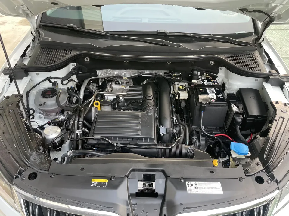 Skoda Karoq Korok 2023 TSI280 Luxury Edition 2023 — thumbnail 3