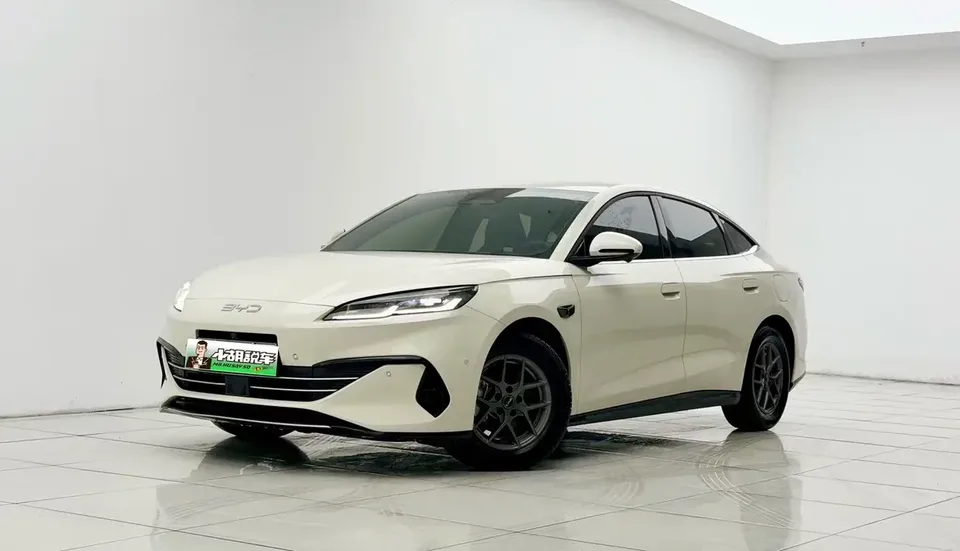 BYD Seal 06DM Seal 06DM 2025 DM-i 80KM Deluxe Smart Driving Edition 2025 — photo 1, buy with delivery to Moscow