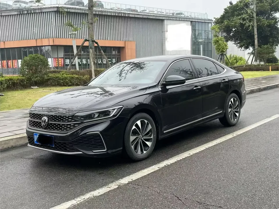 Volkswagen Passat Passat 2023 Modified 280TSI Starry Sky Elite Edition 2023 — photo 1, buy with delivery to Moscow