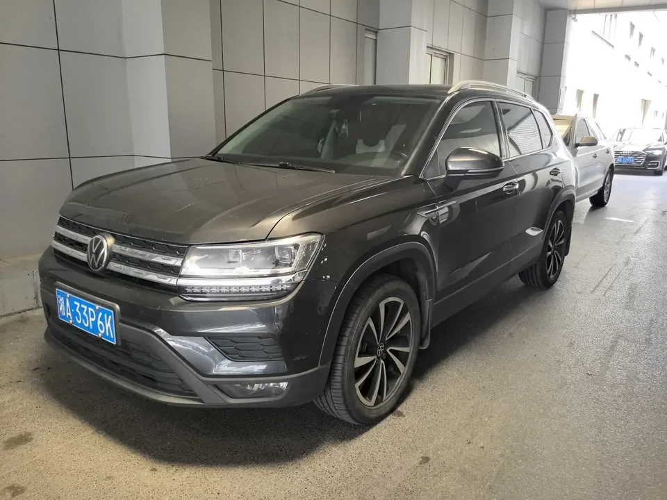 Volkswagen Tharu tuyue 2021 280TSI 2WD Deluxe Edition 2022 — photo 1, buy with delivery to Moscow