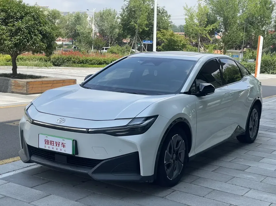 Toyota bZ3 Toyota bZ3 2023 Elite PRO 2023 — photo 1, buy with delivery to Moscow