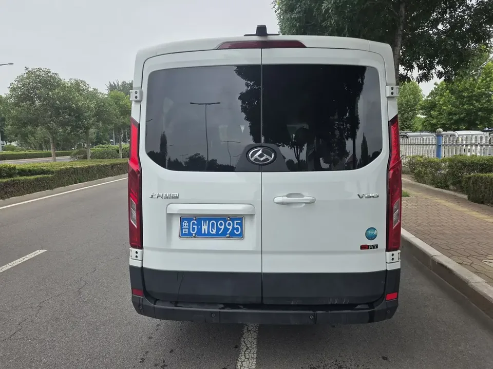 Datong Xintu V90 Xintu V90 2024 Zhijie 2.0T automatic front-wheel drive short-axle mid-top rear single tire 5/6 seats 2025 — thumbnail 2