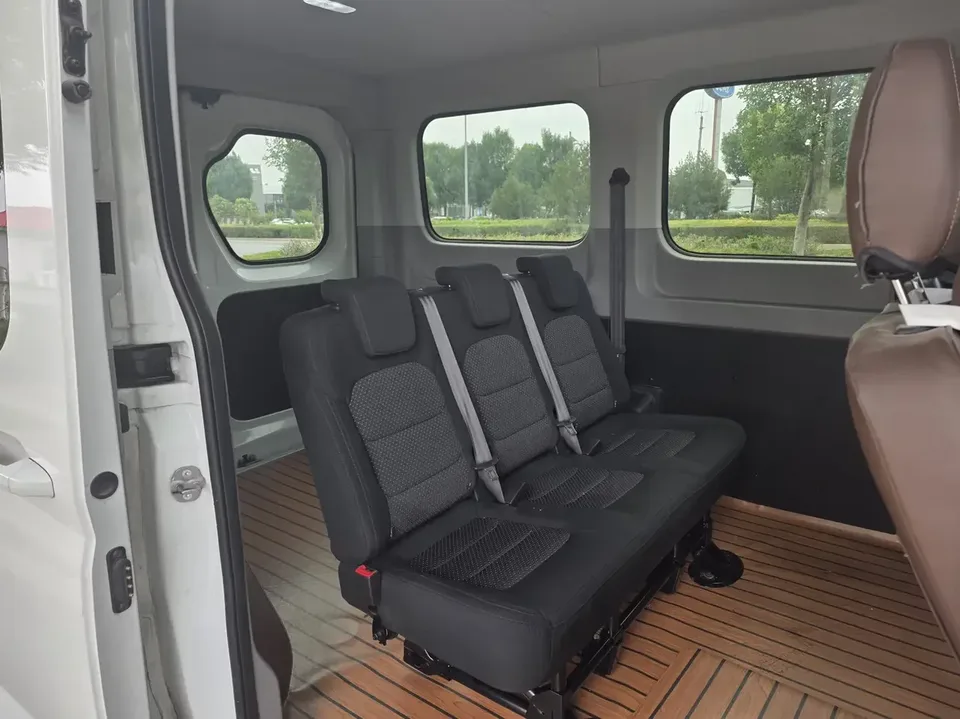 Datong Xintu V90 Xintu V90 2024 Zhijie 2.0T automatic front-wheel drive short-axle mid-top rear single tire 5/6 seats 2025 — thumbnail 5
