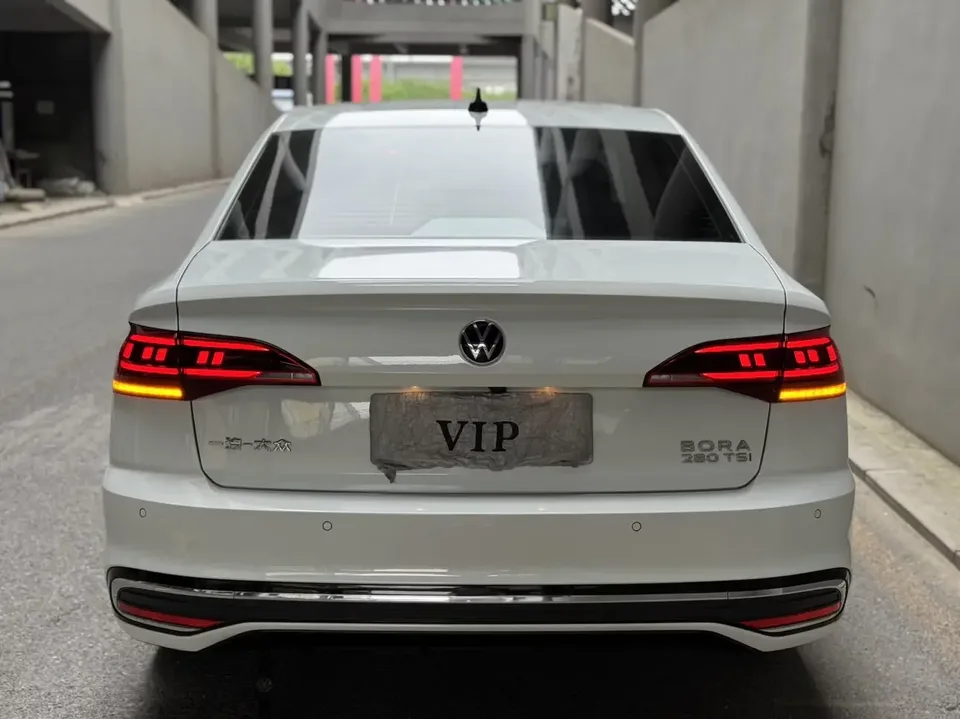 Volkswagen Bora Bora 2023 280TSI DSG Premium Edition 2023 — thumbnail 2