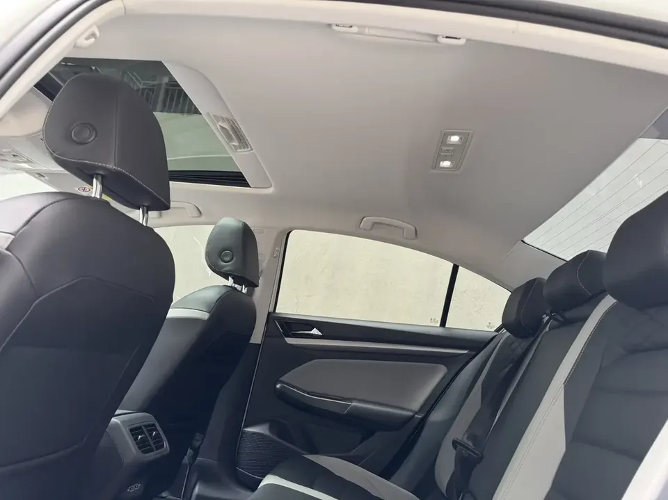 Volkswagen Bora Bora 2023 280TSI DSG Premium Edition 2023 — thumbnail 4