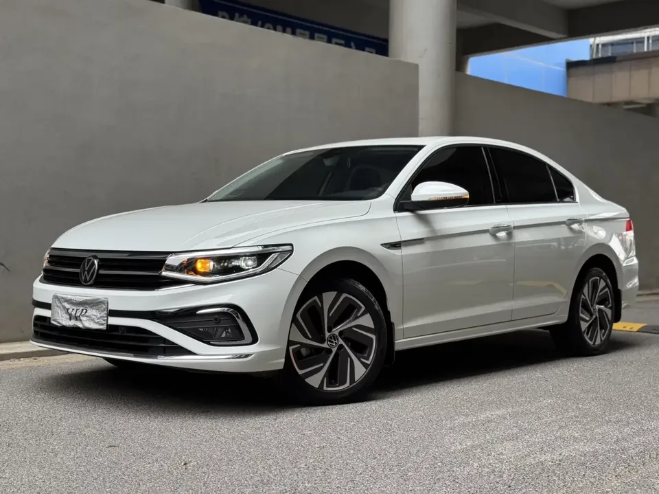 Volkswagen Bora Bora 2023 280TSI DSG Premium Edition 2023 — photo 1, buy with delivery to Moscow