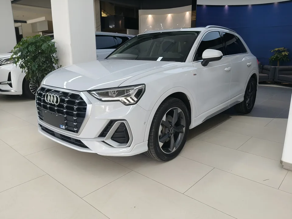 Audi Q3 Audi Q3 2022 35 TFSI Stylish Dynamic 2022 — photo 1, buy with delivery to Moscow