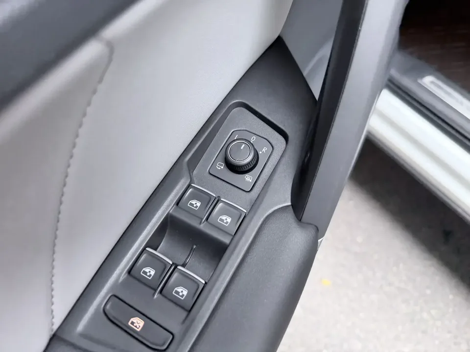Volkswagen Tayron Tanyue 2023 280TSI 2WD Luxury Plus Advanced Edition 2022 — миниатюра 3
