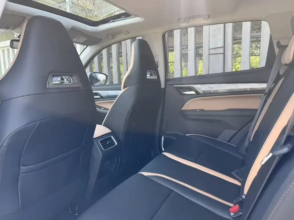 Geely Okavango Haoyue PRO 2024 1.5TD DCT vertical and horizontal + 2024 — thumbnail 3