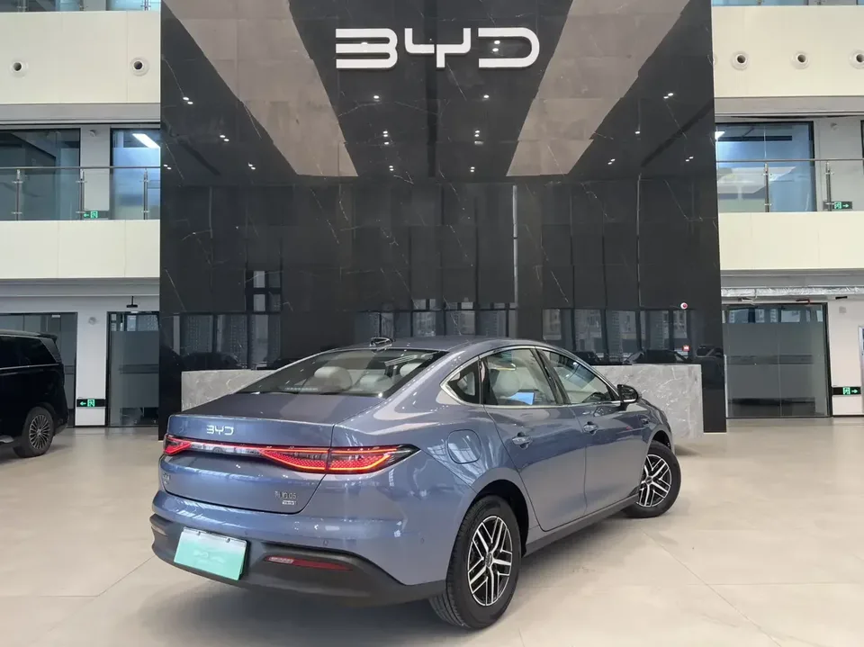 BYD Seal 05DM Seal 05DM 2025 DM-i 120KM flagship version 2025 — thumbnail 2
