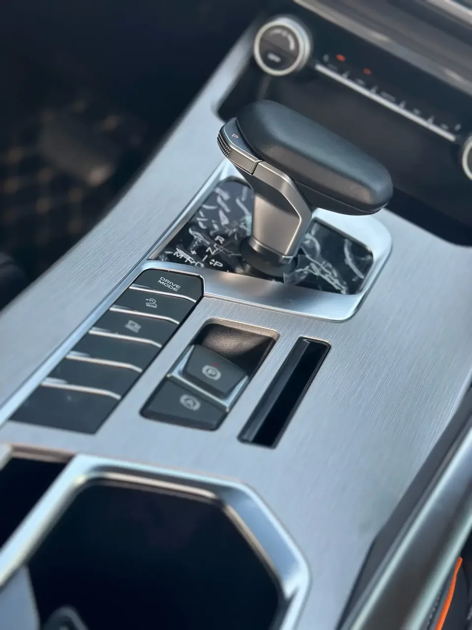 Geely Coolray SX11 Binyue 2023 1.5T DCT Diamond Edition 2024 — thumbnail 3