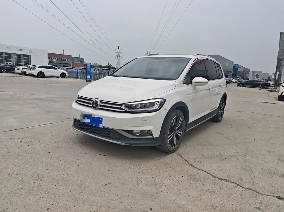 Volkswagen Touran L Touran L 2021 280TSI DSG 7-seater 2023 — photo 1, buy with delivery to Moscow