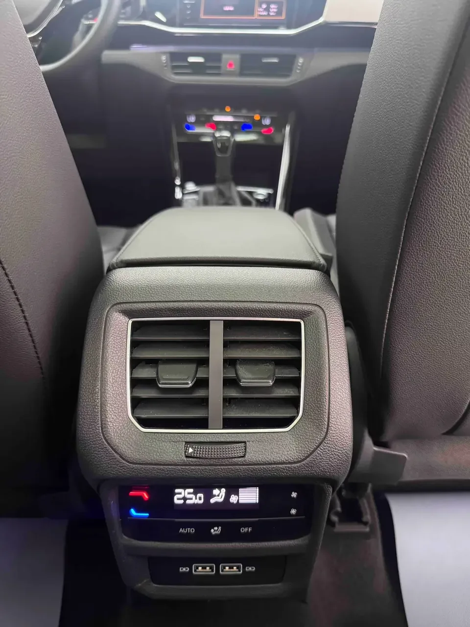 Volkswagen Tayron Tanyue 2022 280TSI 2WD Luxury Smart Edition 2022 — thumbnail 4