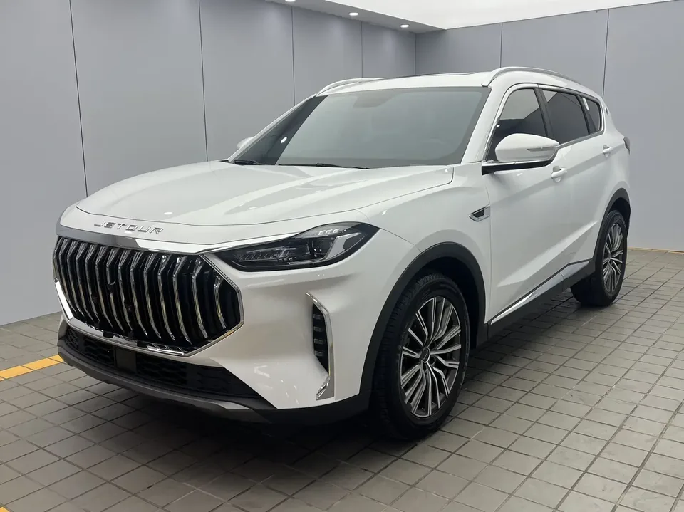 Jetour Jietu X70 PLUS Jietu X70 PLUS 2023 1.5T DCT Brave PLUS 5-seater 2023 — фото 1, купить с доставкой в Москву