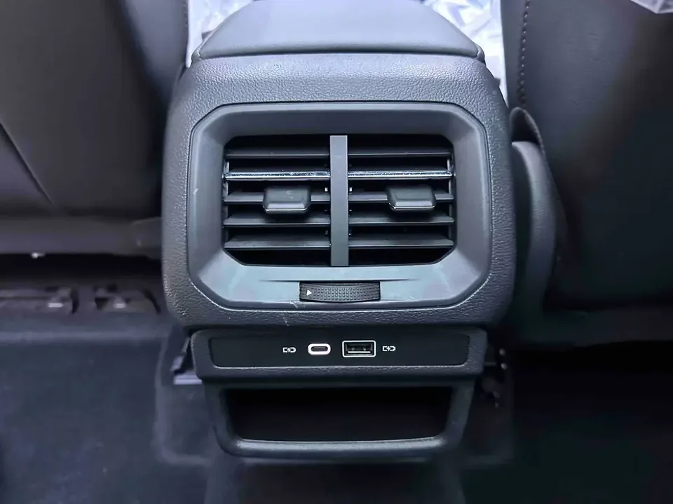 Volkswagen Tharu tuyue 2022 280TSI 2WD Comfort Edition 2022 — thumbnail 4
