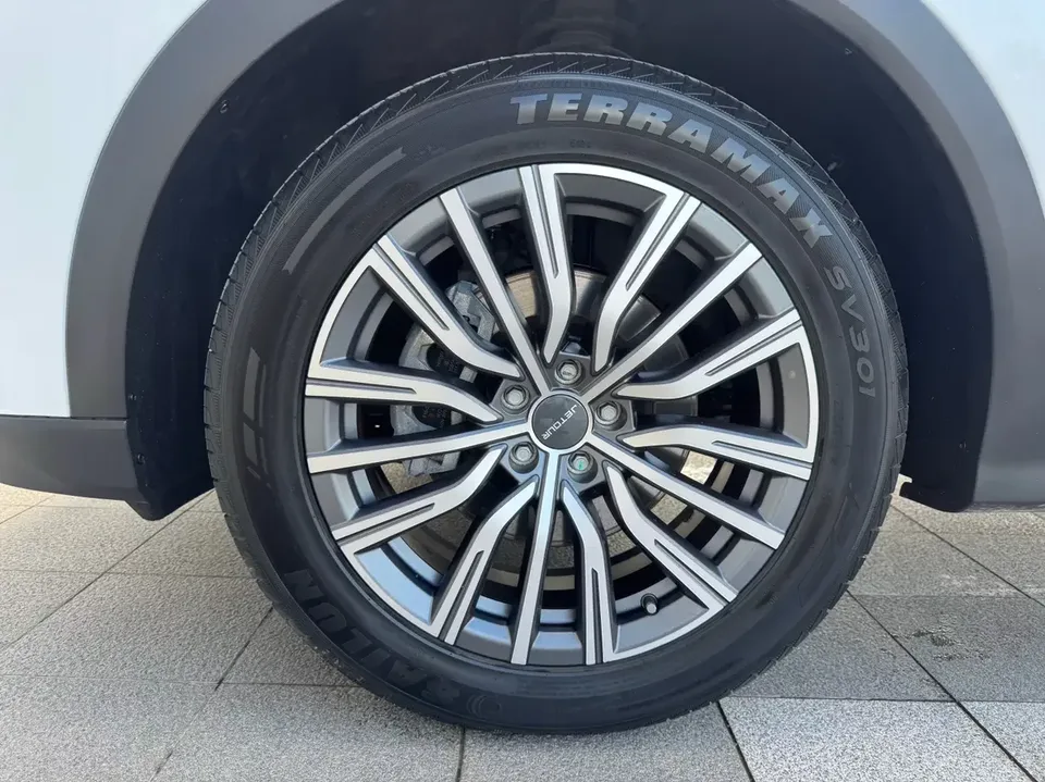 Jetour Jietu X70 PLUS Jietu X70 PLUS 2025 Champion Edition 1.5T DCT Champion MAX 5 Seaters 2025 — thumbnail 3