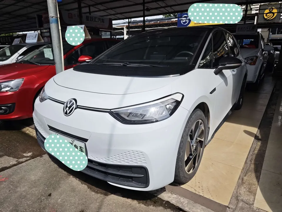Volkswagen ID.3 Volkswagen ID.3 2023 Pure Smart Edition 2023 — photo 1, buy with delivery to Moscow