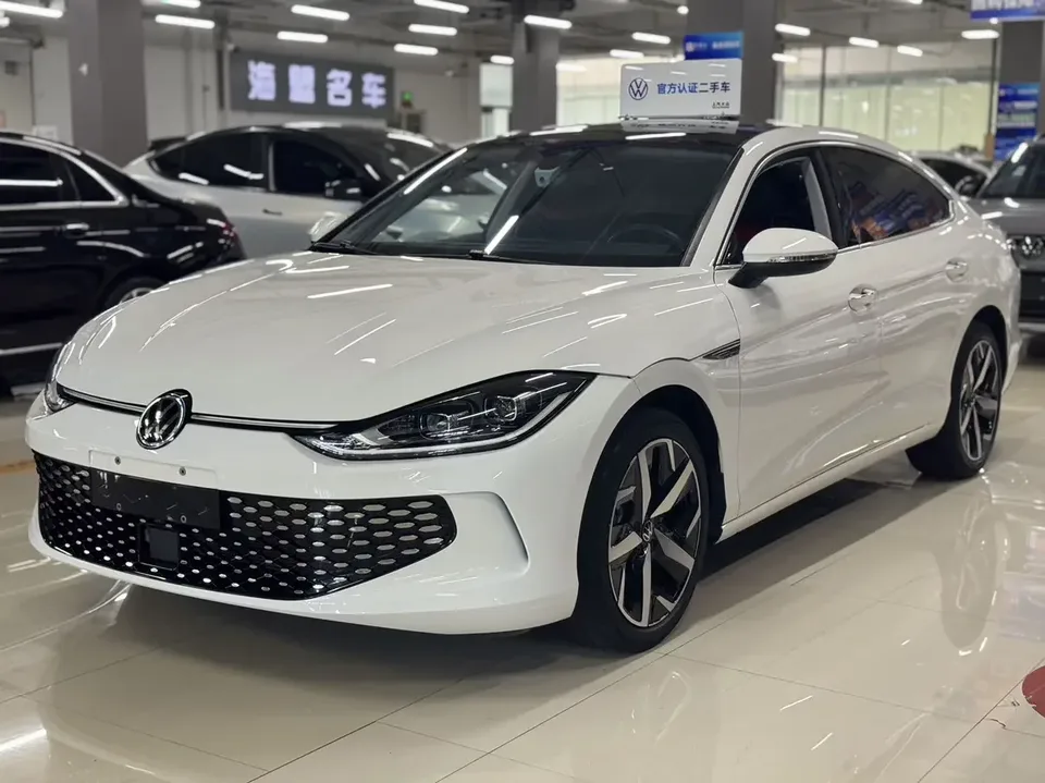 Volkswagen Lamando Lingdu 2022 Lingdu L 280TSI DSG Cool Edition 2023 — photo 1, buy with delivery to Moscow