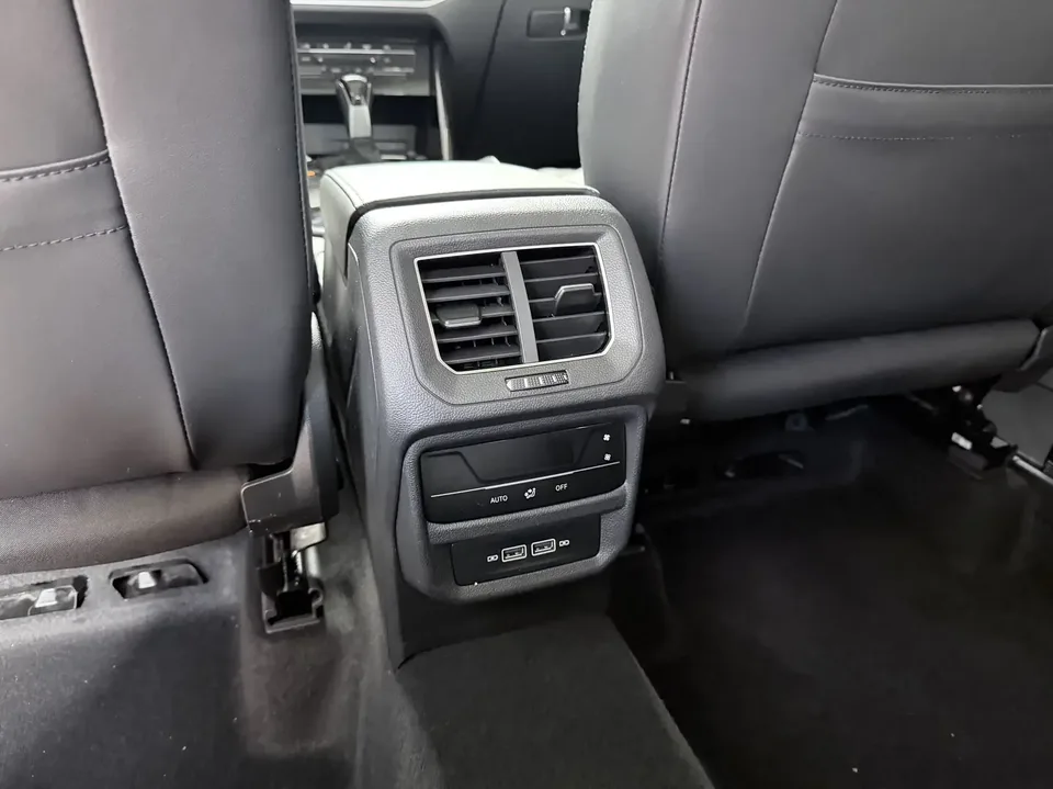 Volkswagen Tayron Tanyue 2023 280TSI 2WD Luxury Plus Advanced Edition 2023 — thumbnail 2