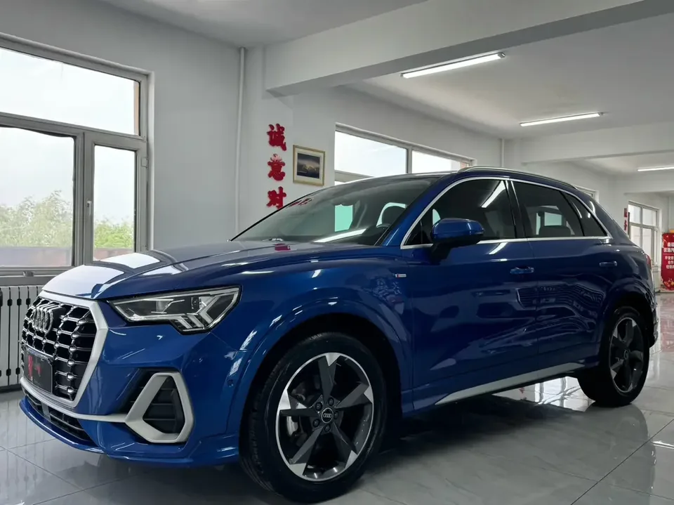 Audi Q3 Audi Q3 2022 35 TFSI Stylish Dynamic 2023 — photo 1, buy with delivery to Moscow