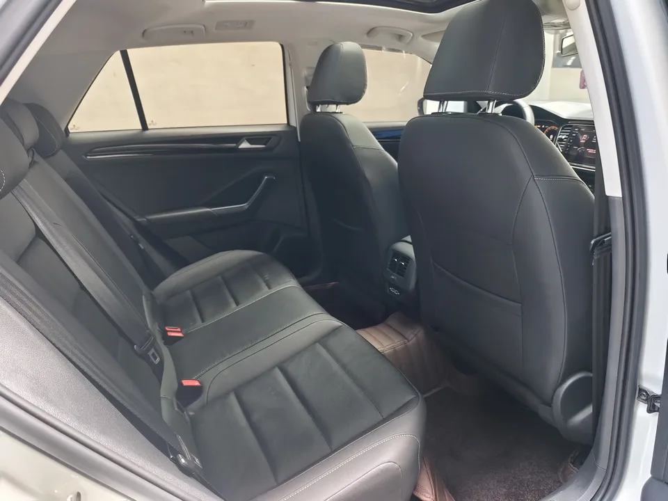 Volkswagen T-Roc TANG 2022 280TSI DSG 2WD Comfort PLUS 2022 — thumbnail 4