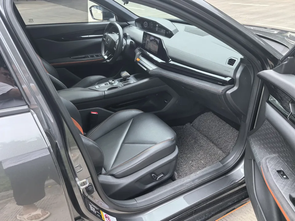 Changan UNI-V Changan UNI-V 2022 1.5T Sports Edition 2022 — thumbnail 3