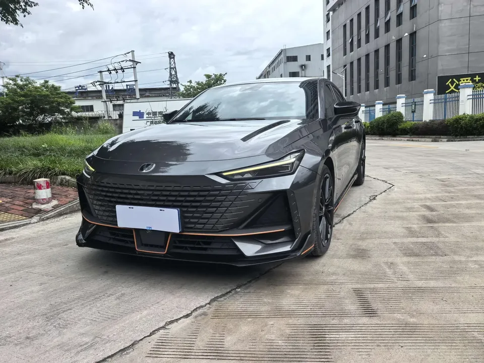 Changan UNI-V Changan UNI-V 2022 1.5T Sports Edition 2022 — photo 1, buy with delivery to Moscow