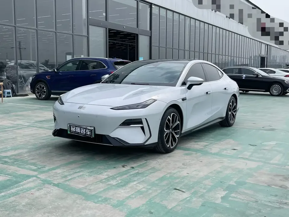 Geely Galaxy E8 Galaxy E8 2025 700km Long-distance Intelligent Driving Edition 2025 — photo 1, buy with delivery to Moscow