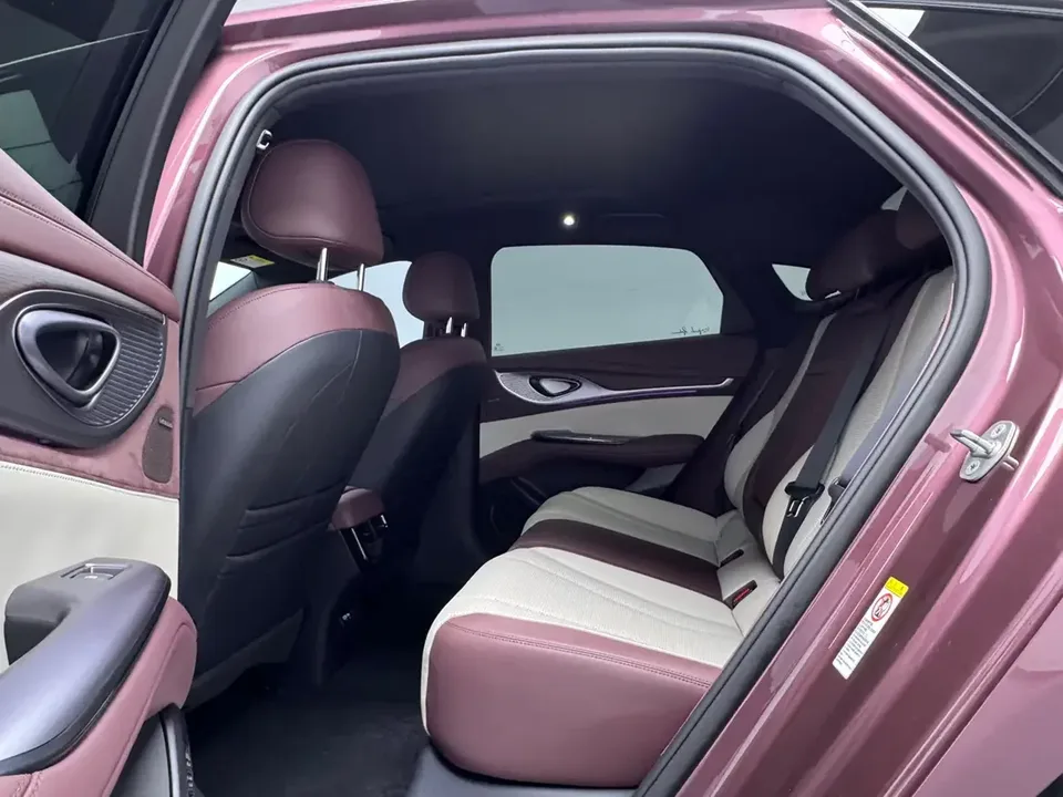 BYD Seal DM Seal DM 2023 DM-i 1.5T 121KM Premium Edition 2023 — thumbnail 5