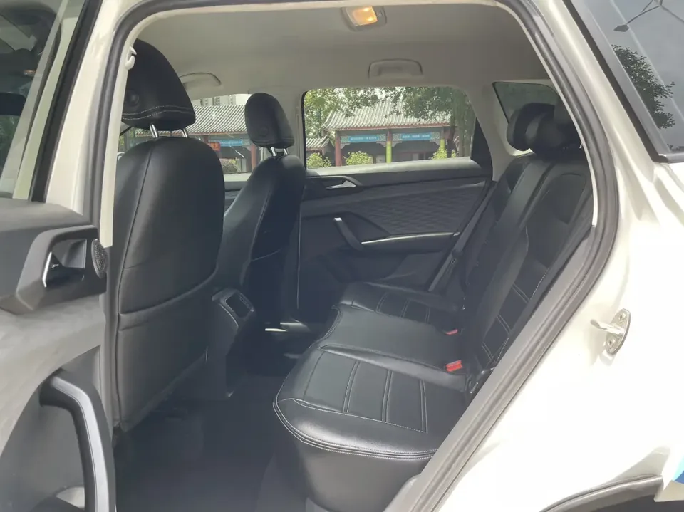 Volkswagen Tharu tuyue 2021 280TSI 2WD Fashion Edition 2022 — thumbnail 3