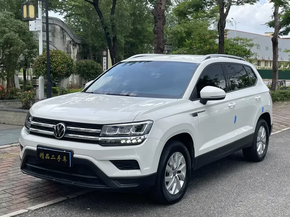Volkswagen Tharu tuyue 2021 280TSI 2WD Fashion Edition 2022 — photo 1, buy with delivery to Moscow