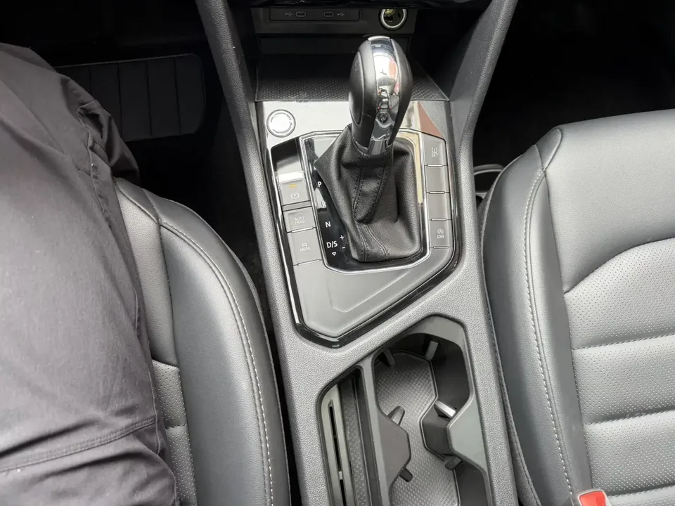 Volkswagen Tharu tuyue 2021 280TSI 2WD Luxury Edition PLUS 2022 — миниатюра 4