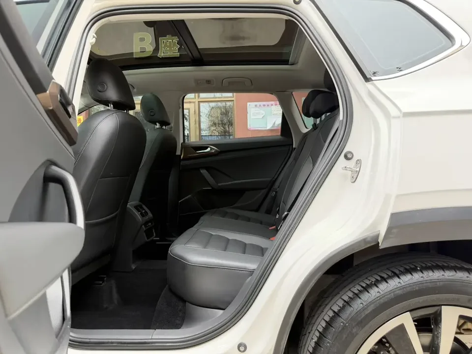 Volkswagen Tharu tuyue 2021 280TSI 2WD Luxury Edition PLUS 2022 — миниатюра 5