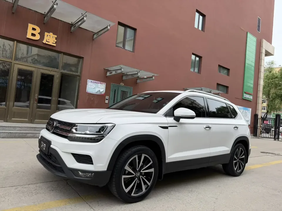 Volkswagen Tharu tuyue 2021 280TSI 2WD Luxury Edition PLUS 2022 — фото 1, купить с доставкой в Москву