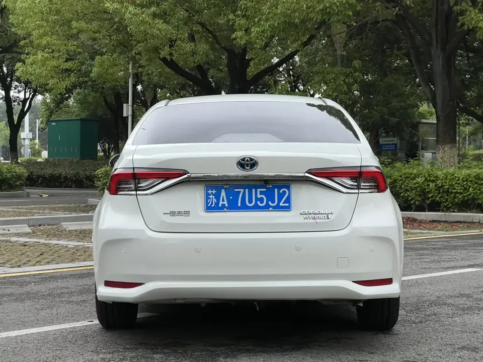 Toyota Corolla Corolla 2023 Intelligent Electric Hybrid Dual Engine 1.8L E-CVT Pioneer Edition 2024 — thumbnail 2