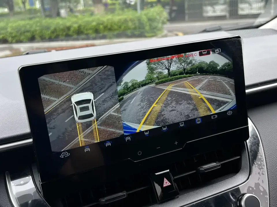 Toyota Corolla Corolla 2023 Intelligent Electric Hybrid Dual Engine 1.8L E-CVT Pioneer Edition 2024 — thumbnail 4