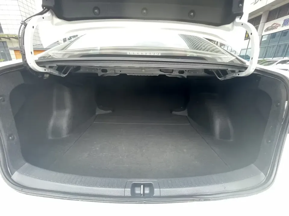 Toyota Corolla Corolla 2023 Intelligent Electric Hybrid Dual Engine 1.8L E-CVT Elite Edition 2024 — thumbnail 4