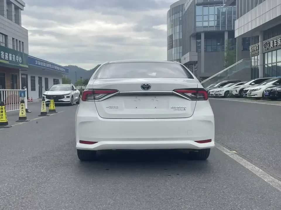 Toyota Corolla Corolla 2023 Intelligent Electric Hybrid Dual Engine 1.8L E-CVT Elite Edition 2024 — thumbnail 5