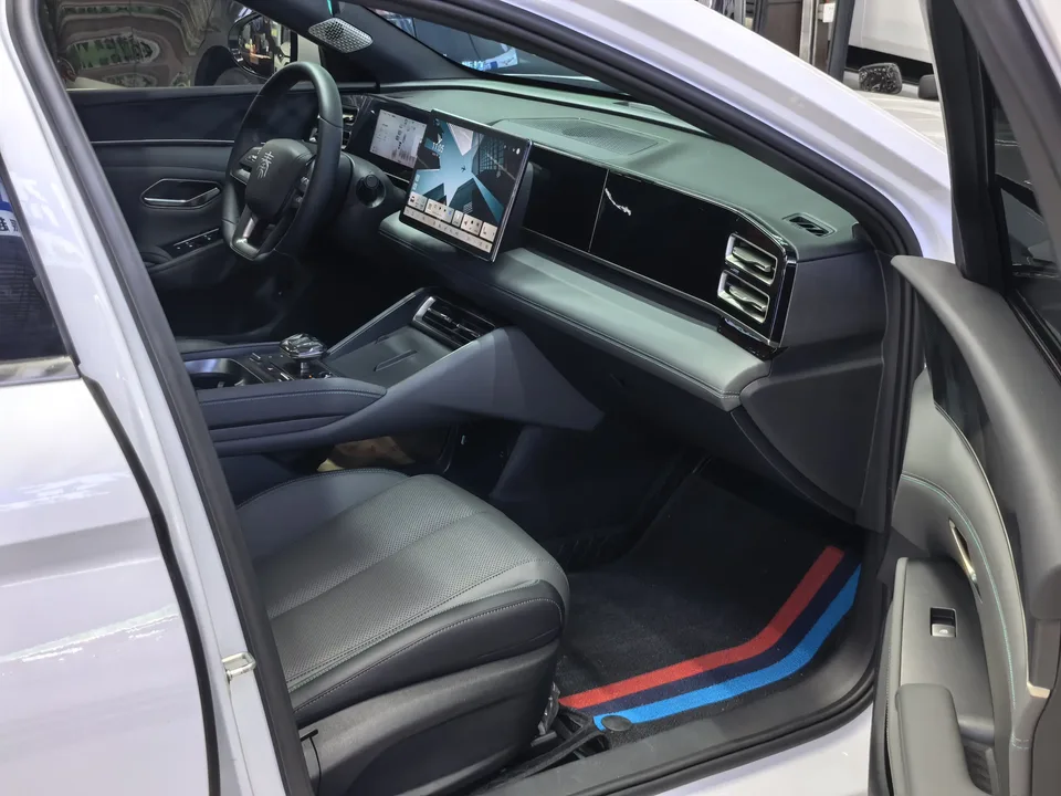 BYD Qin L DM Qin L DM 2025 Intelligent Driving Edition DM-i 120KM Leading Edition 2025 — thumbnail 3