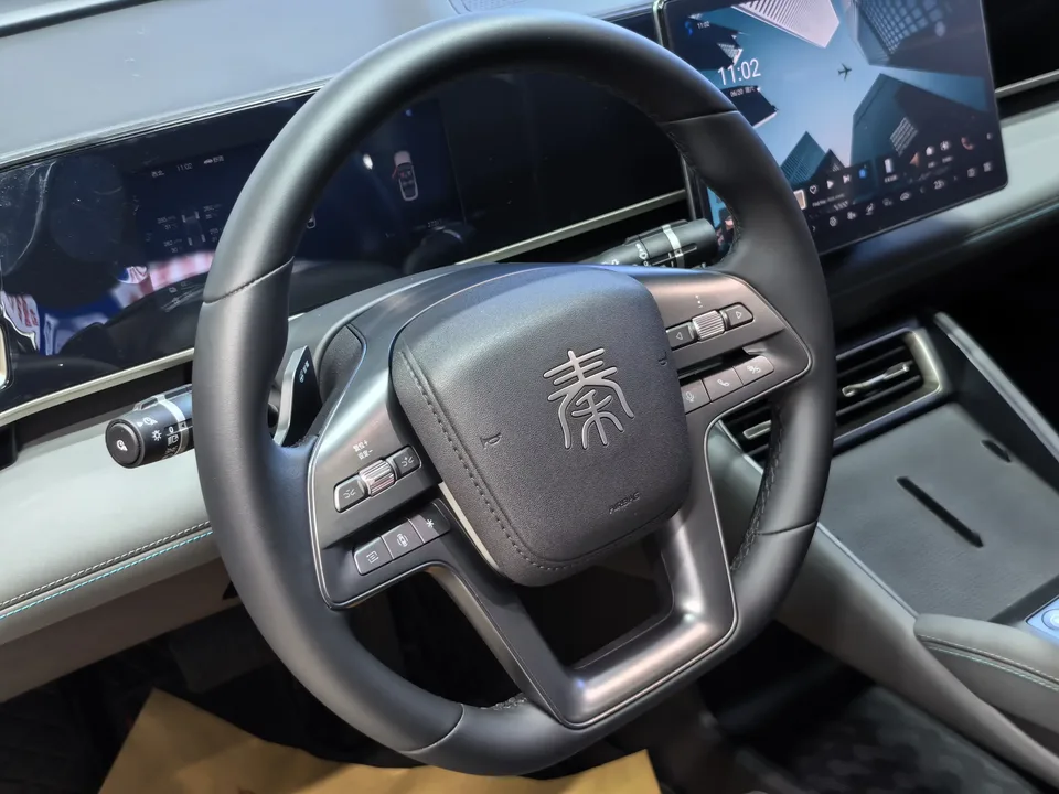 BYD Qin L DM Qin L DM 2025 Intelligent Driving Edition DM-i 120KM Leading Edition 2025 — thumbnail 4