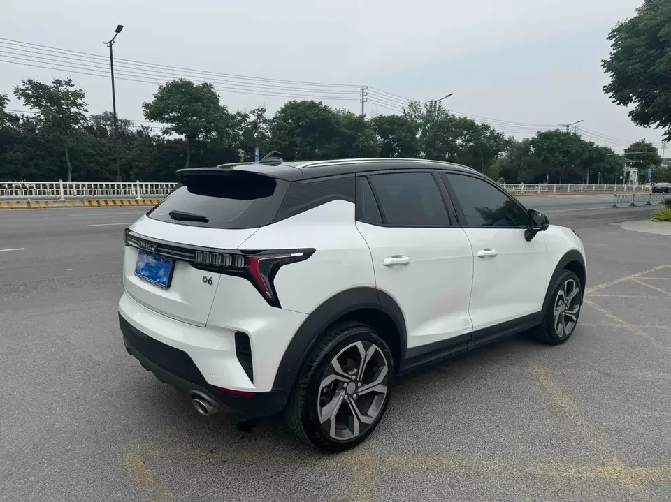 Lynk & Co 06 Lynk & Co 06 2023 Remix 1.5T JinHalo 2024 — thumbnail 3