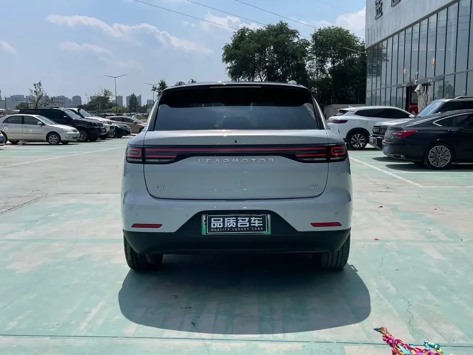 Leapmotor Zero running C11 Zero running C11 2026 Pure electric version 640 LiDAR Zhizun version 2026 — миниатюра 2