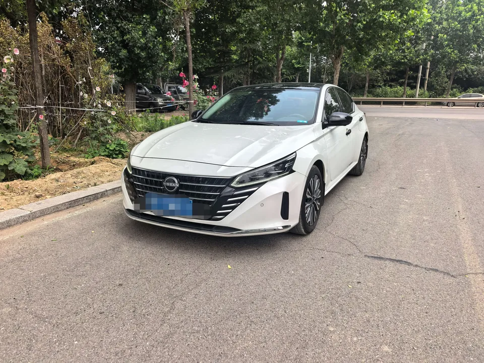 Nissan Altima Sound of nature 2022 2.0L XL-Upr Premium Edition 2023 — photo 1, buy with delivery to Moscow